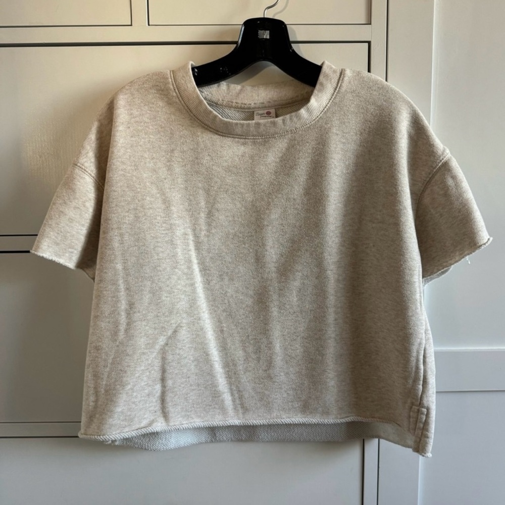 Secret Treasures Cream Cropped Short Sleeve Tee Size M